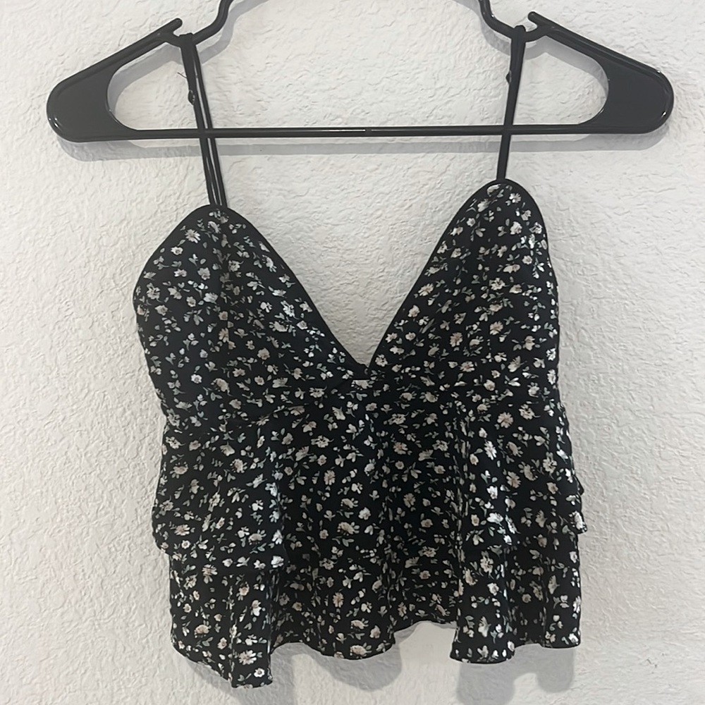 Dress Forum Cropped Tank Top Medium Black with White Flowers